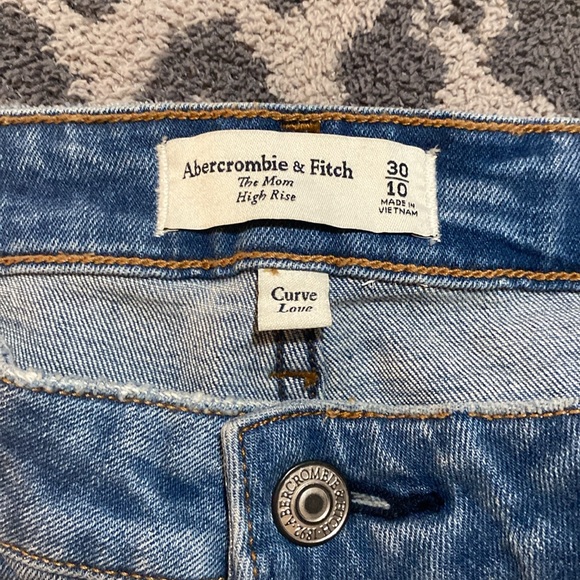 Abercrombie Curve Love High Rise Mom Jean - Picture 4 of 6